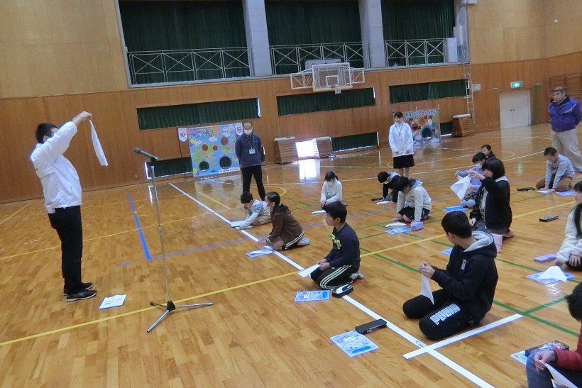 紙ヒコーキ　画像