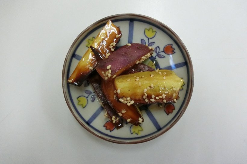 ゴマを振った大学芋