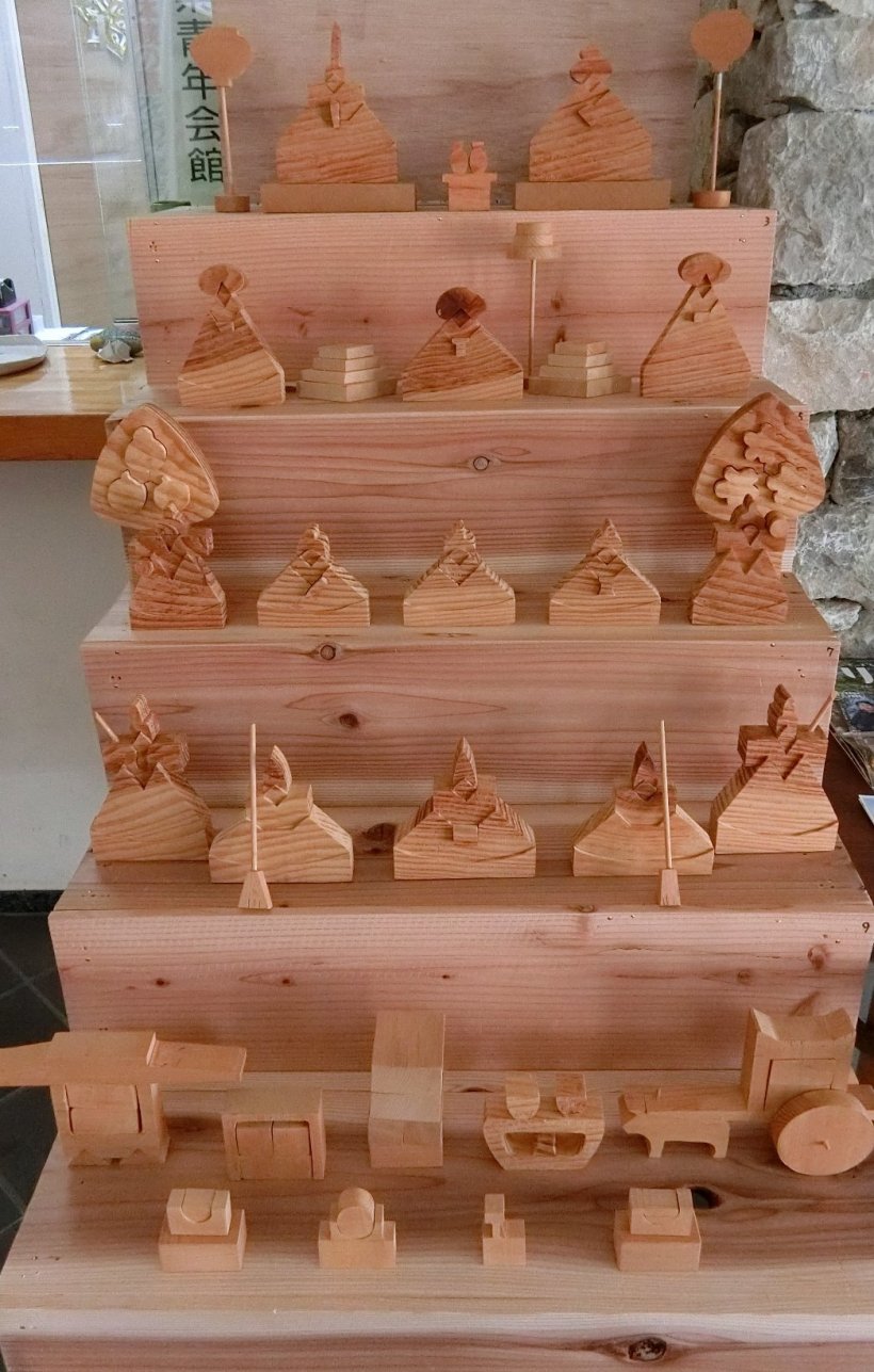 組木で作ったおひなさま