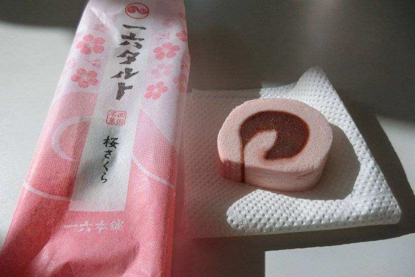 一六タルト（桜味ピンク）