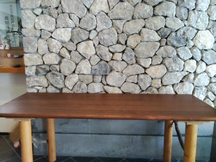 チラシを置く台