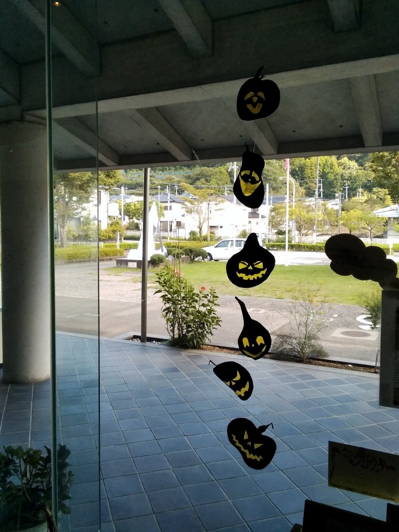 カボチャの飾り付け