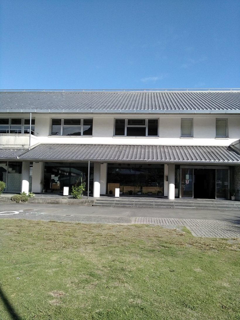 青少年の家の建物