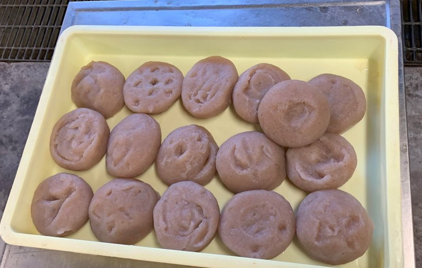 ゆであがったこんにゃく