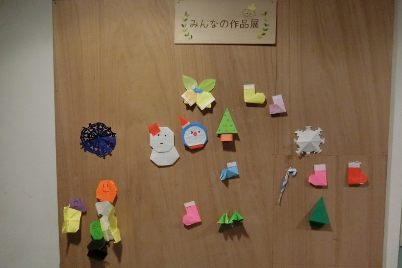 子どもたちの冬の飾りたち