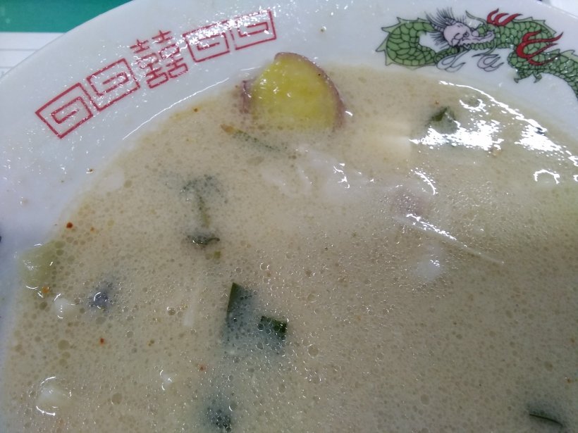 どんぶりの中の豚汁