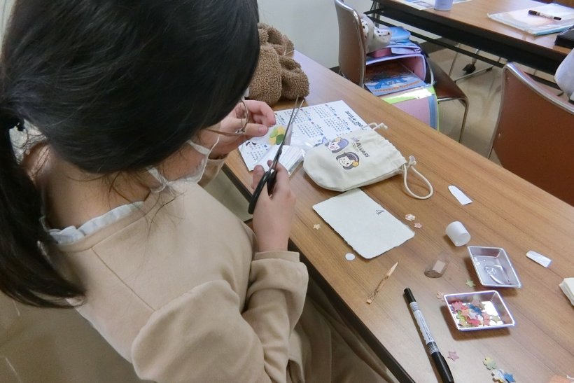 形を決めたものを切っている