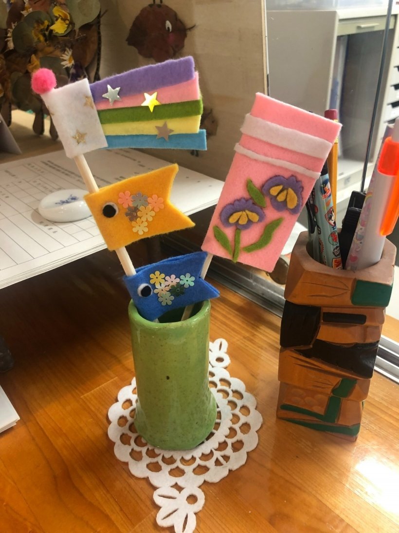 手作りの鯉のぼりと旗