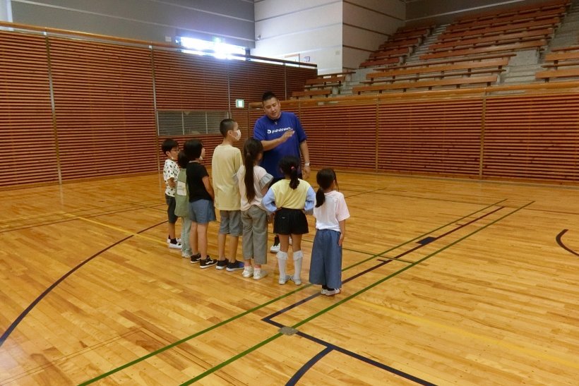 整列して説明を聞いている