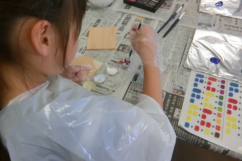 色をまぜている