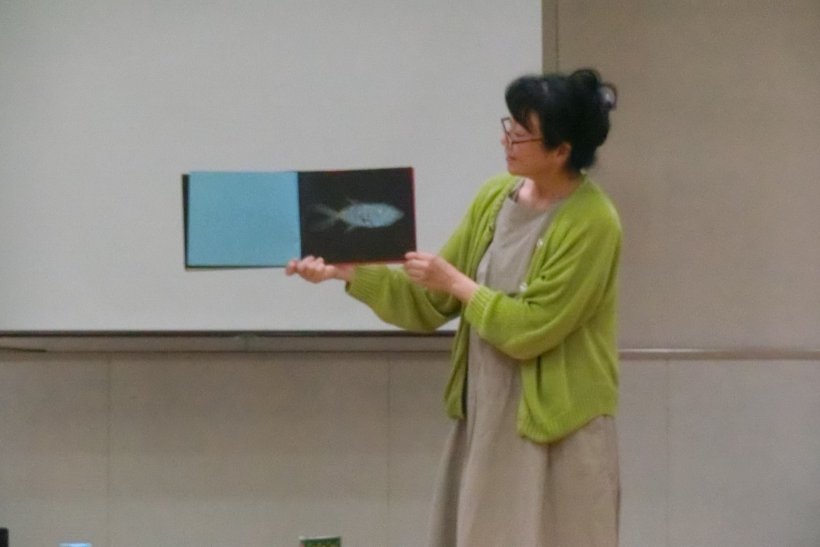 先生の読み聞かせの時間②