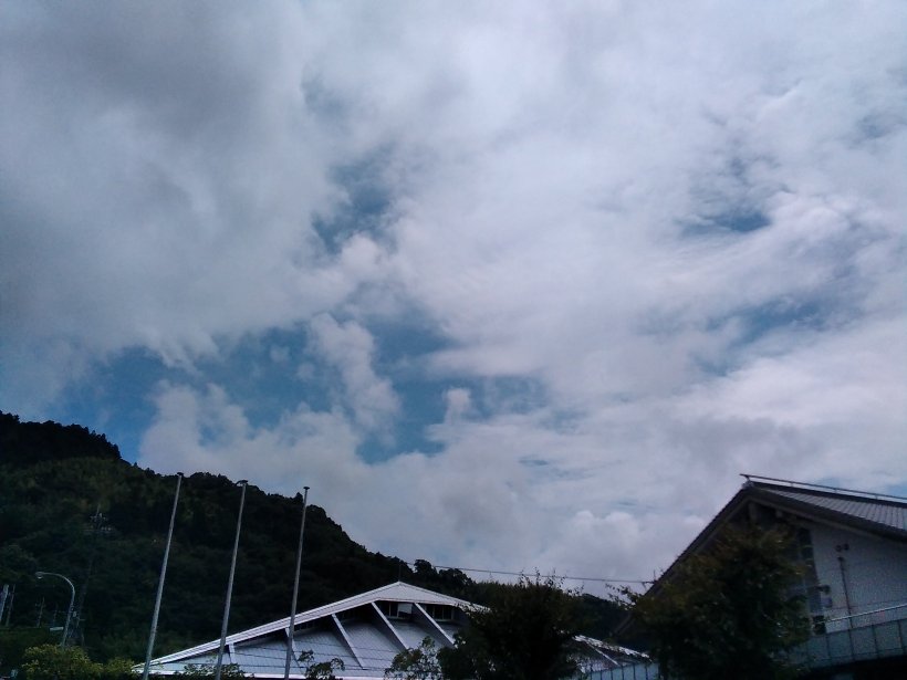 空と建物