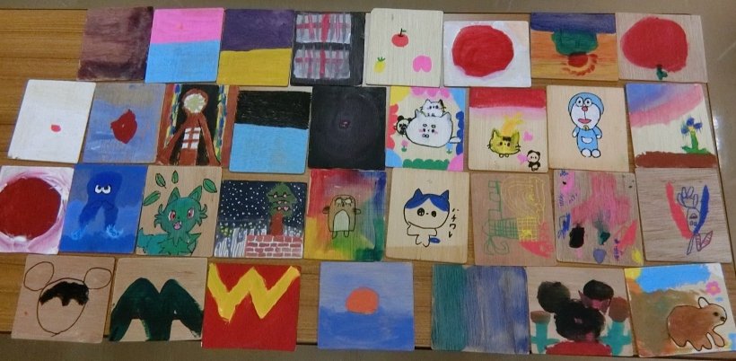 木に書いた絵や柄