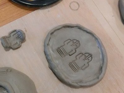 はにわの模様のお皿