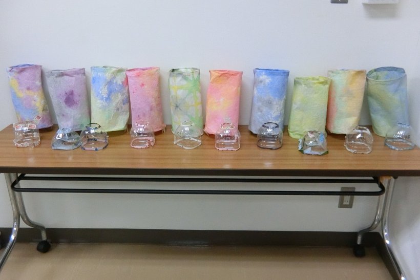 並んだランタン