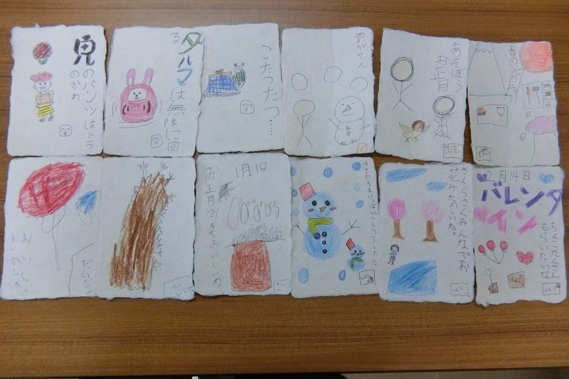 完成した沢山の絵葉書