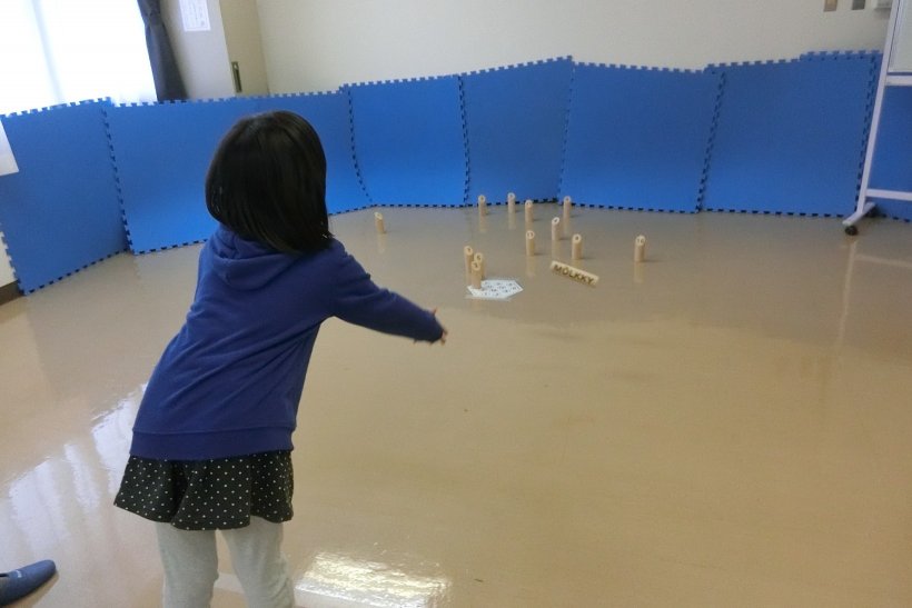 モルックをしている