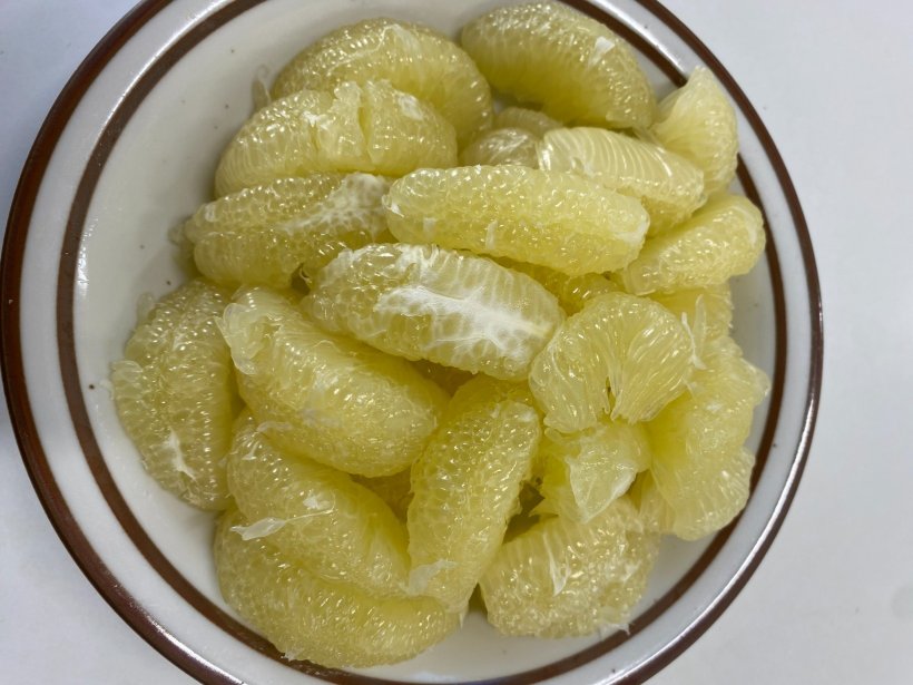 お皿に入った文旦