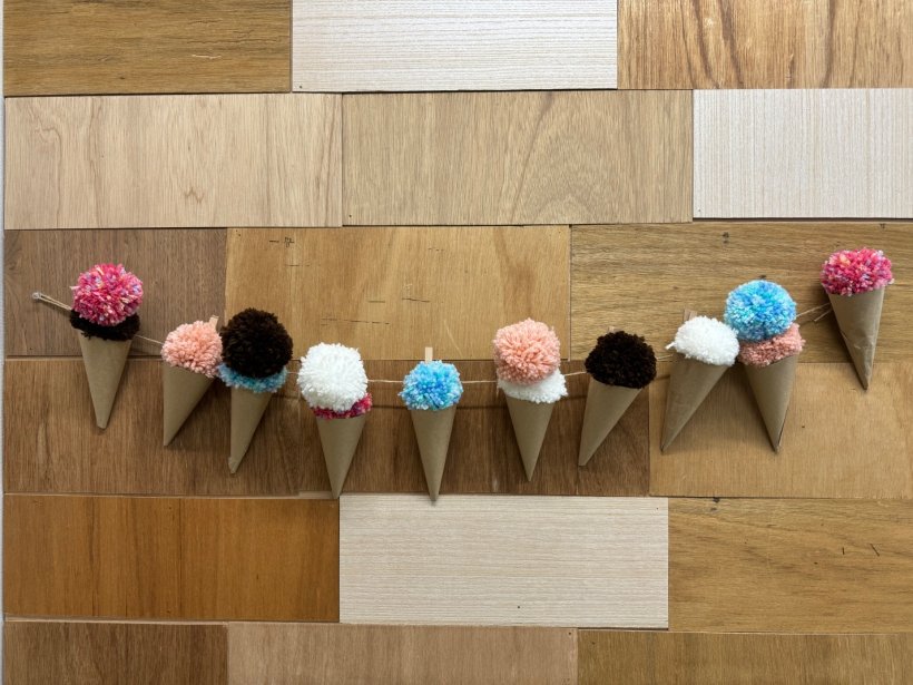 手づくりのアイスが連なっている