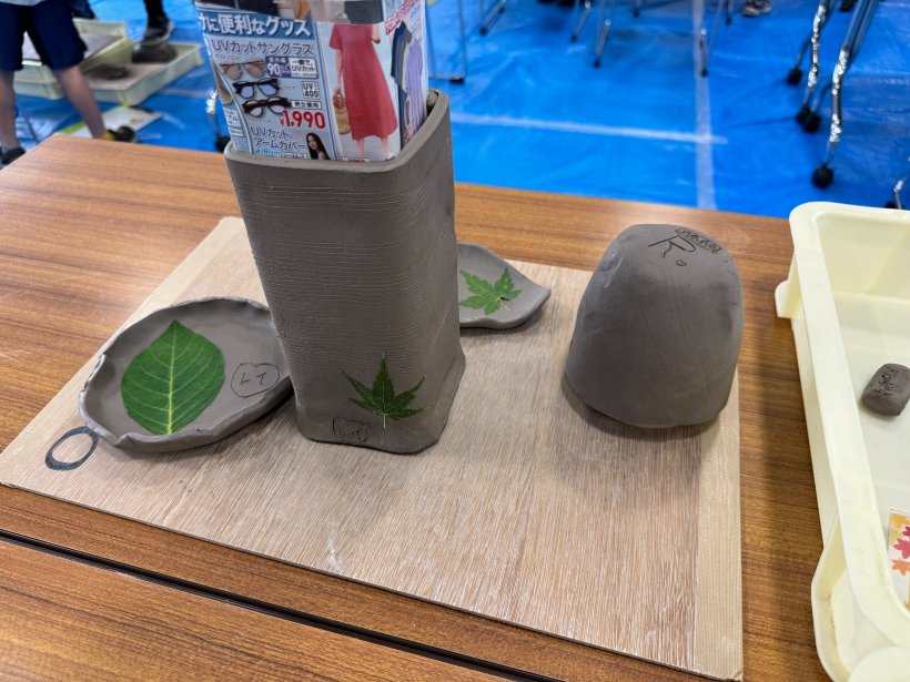 花瓶とコップとお皿