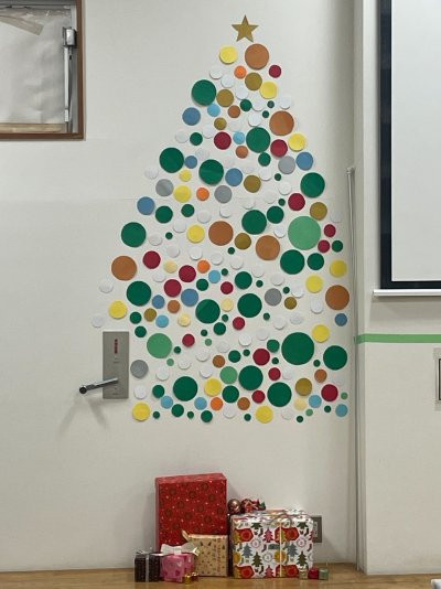 画用紙で作ったツリー