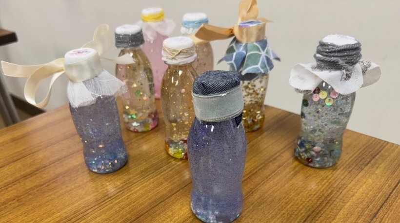 センサリーボトルが8本ある