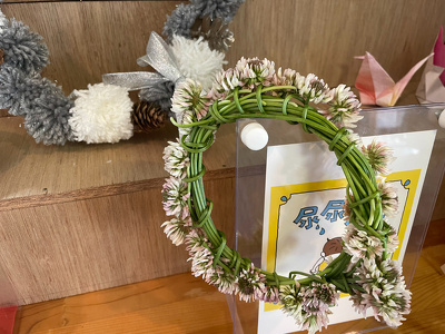 シロツメクサのリース