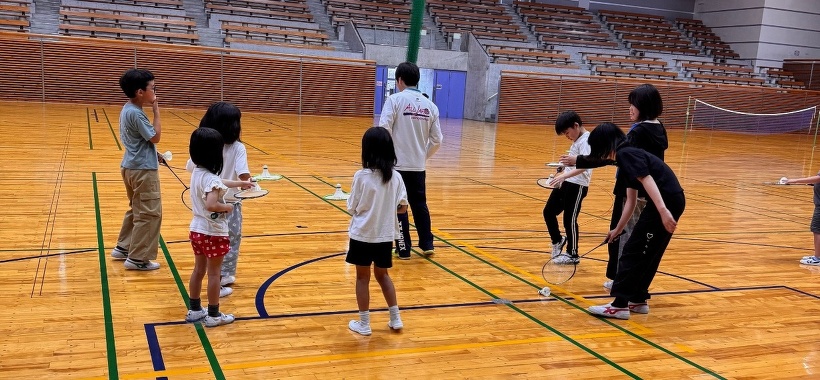 バドミントンの羽運び