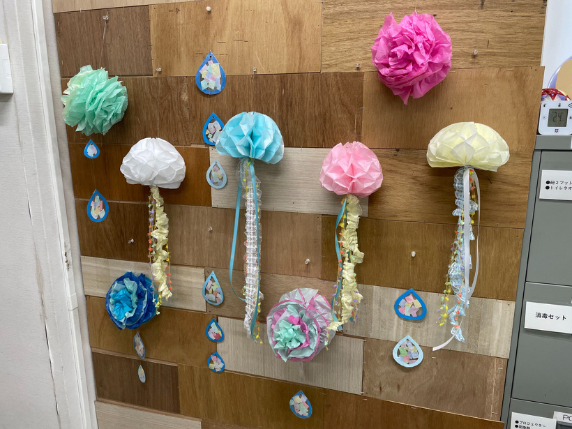 完成したクラゲの飾り