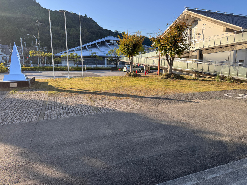 草が無くなった駐車場