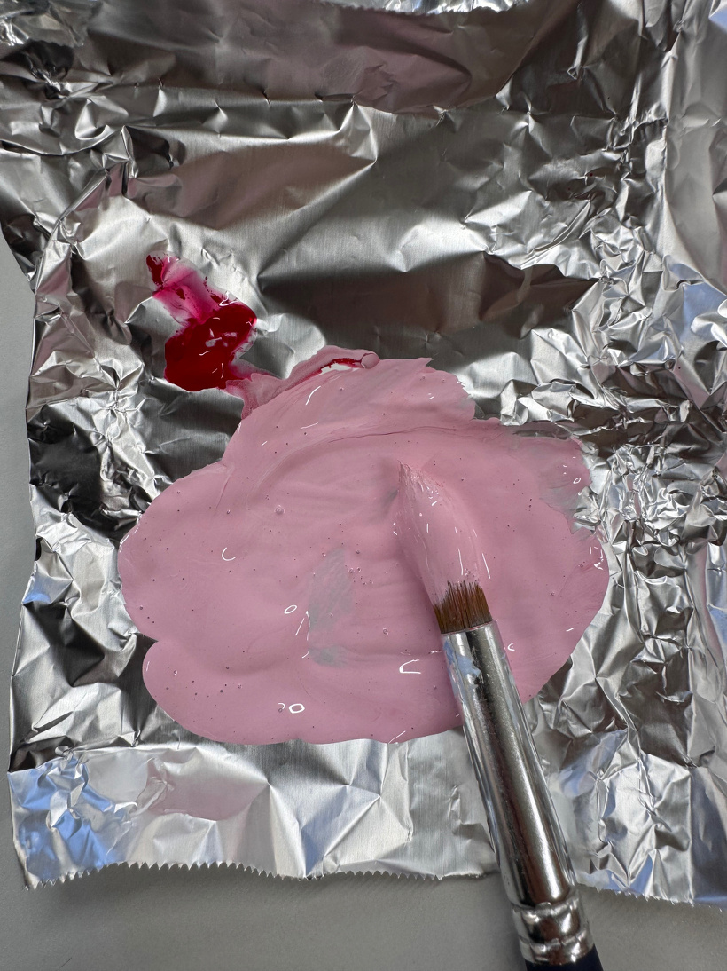 アクリル絵の具でピンクを調合した