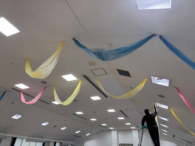 装飾を天井につけている