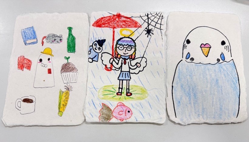 3枚のハガキに絵が描いてある