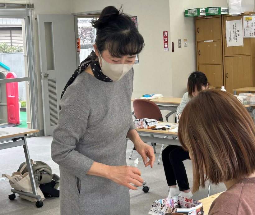 講師の川田先生が参加者に声をかけている