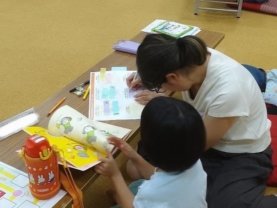 親子で対話している様子