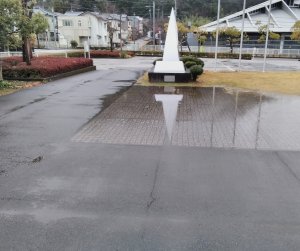 駐車場の水溜まり